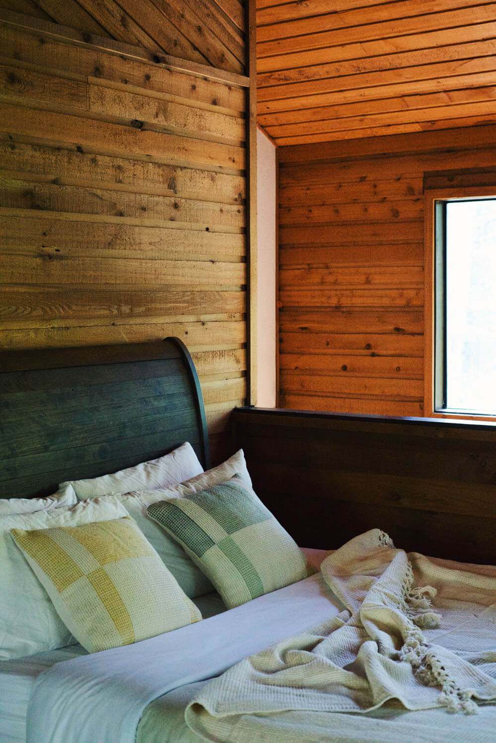 cabin decor and bedroom design